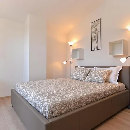 Holiday home House 2273 Liznjan