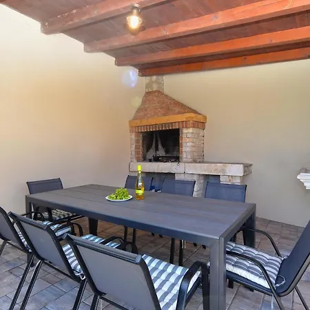 House 2273 Liznjan
