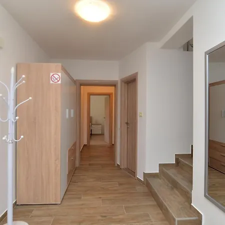 House 2273 Vakantiehuis Ližnjan