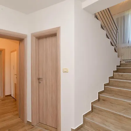 House 2273 Vakantiehuis Ližnjan
